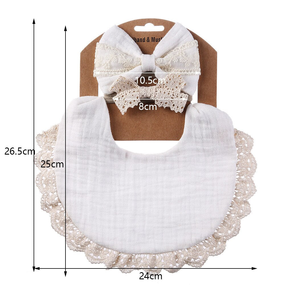 Completo in mussola con pizzo