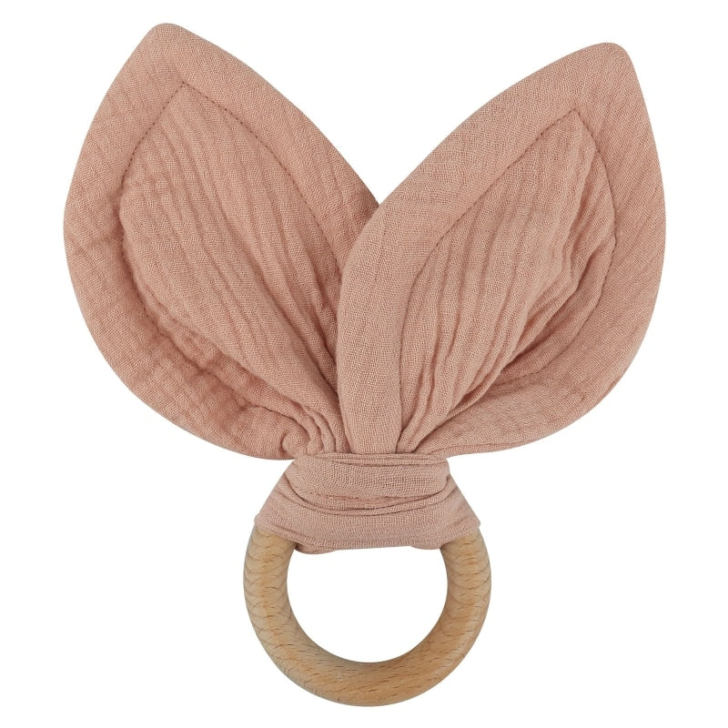 Beißring aus Holz mit Hasenohr